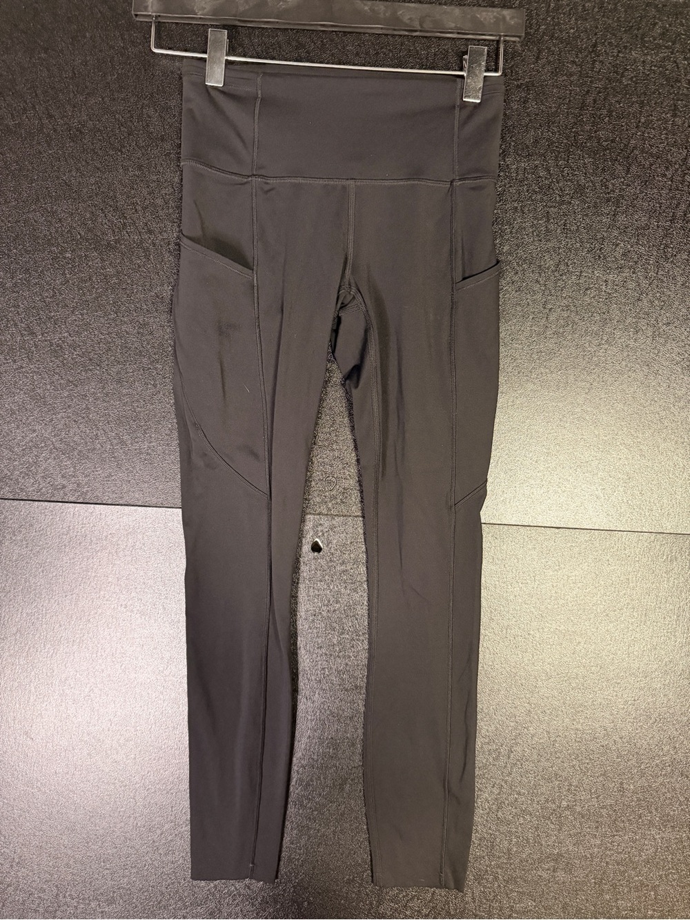 Lululemon Wunder Train High Rise Black Leggings Sz 4 with Pockets and Raw Hem